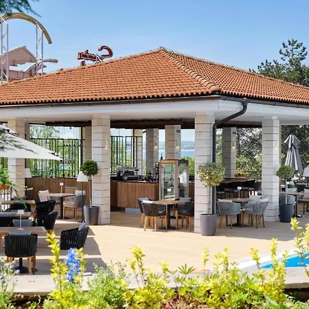 Mynook Santa Marina 2-bedroom Apartment *