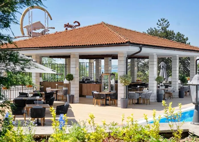 Mynook Santa Marina 2-bedroom Apartment *